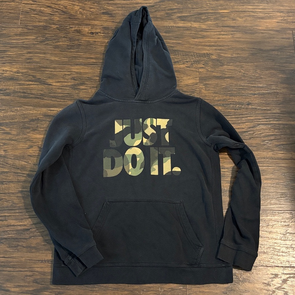 Nike Classic Black Sweatshirt - Picture 1 of 4